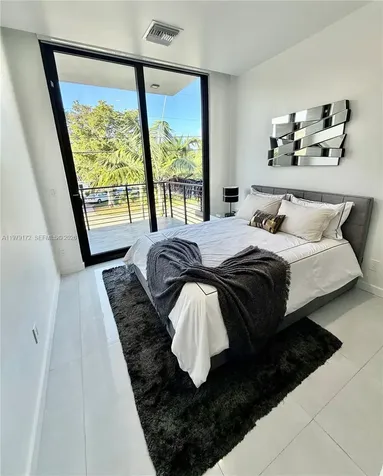 2516 NE 21st Street Fort Lauderdale FL 33305