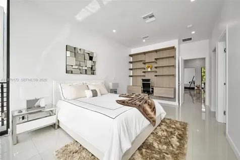 2516 NE 21st Street Fort Lauderdale FL 33305