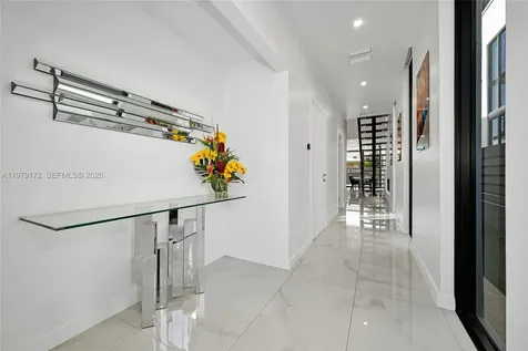 2516 NE 21st Street Fort Lauderdale FL 33305
