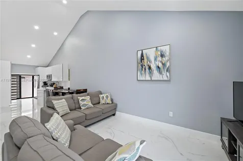 9046 NW 121st Terrace Hialeah Gardens FL 33018