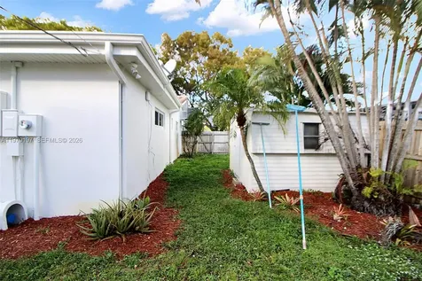 5300 Adams Street Hollywood FL 33021