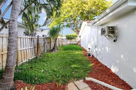 5300 Adams Street Hollywood FL 33021