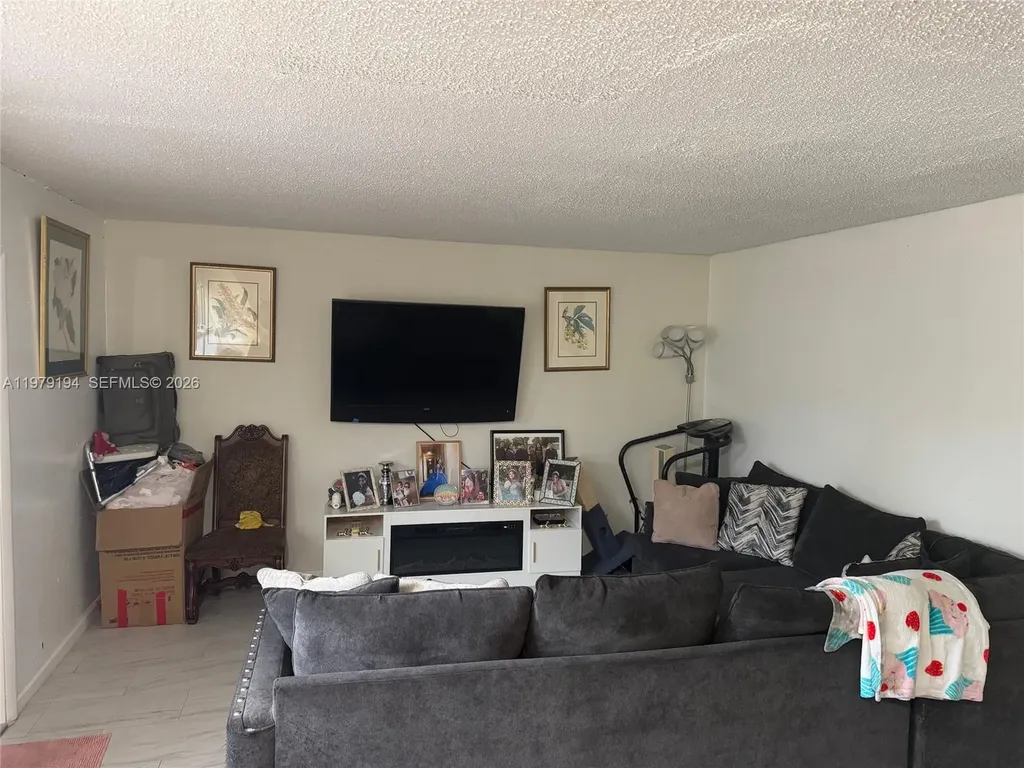805 S H Street Lake Worth FL 33460