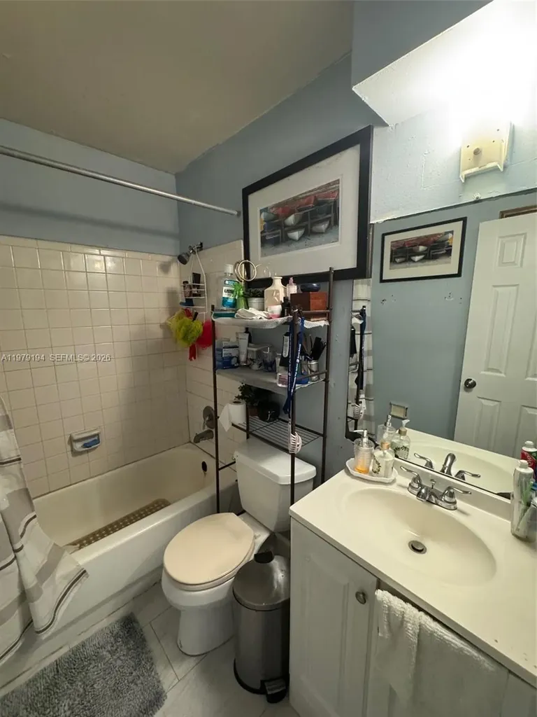 805 S H Street Lake Worth FL 33460