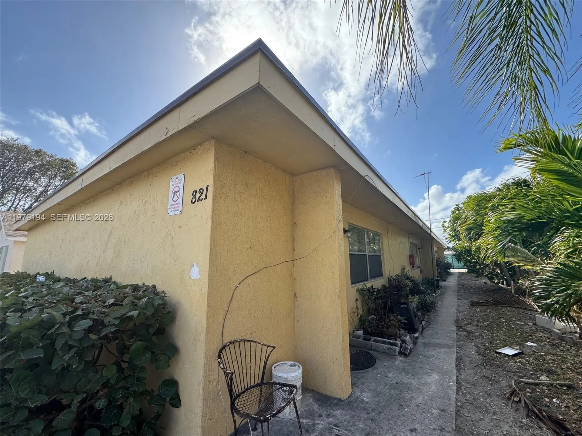 805 S H Street Lake Worth FL 33460