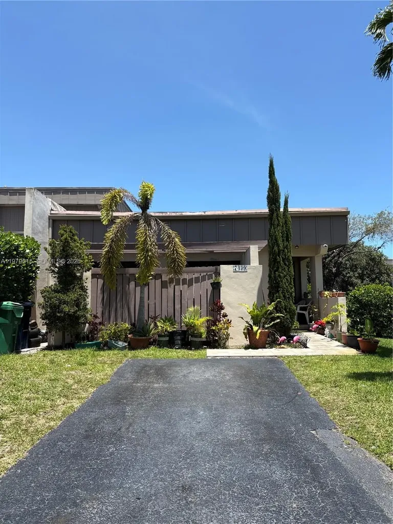 7439 SW 106th Court Miami FL 33173
