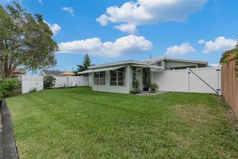 2805 NW 52nd Court Tamarac FL 33309