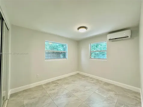 1279 NE 40th Place Oakland Park FL 33334