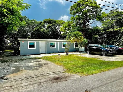 1279 NE 40th Place Oakland Park FL 33334