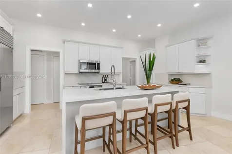 808 Brickell Key Drive Miami FL 33131