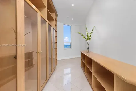 808 Brickell Key Drive Miami FL 33131