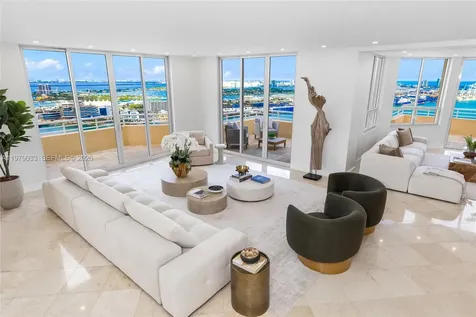 808 Brickell Key Drive Miami FL 33131