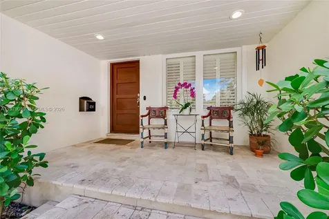 424 Sansovino Avenue Coral Gables FL 33146