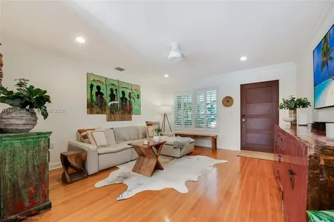 424 Sansovino Avenue Coral Gables FL 33146