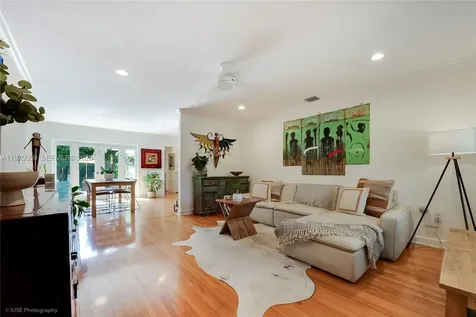 424 Sansovino Avenue Coral Gables FL 33146