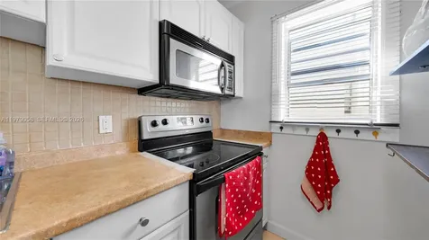 415 NE 2nd Street Hallandale Beach FL 33009