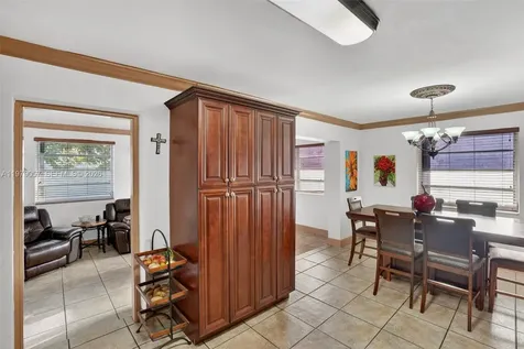3166 SW 22nd Terrace Miami FL 33145