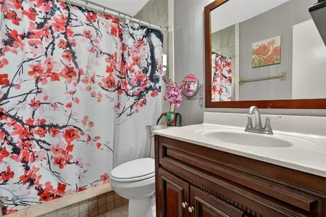 3166 SW 22nd Terrace Miami FL 33145