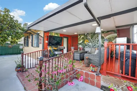 3166 SW 22nd Terrace Miami FL 33145