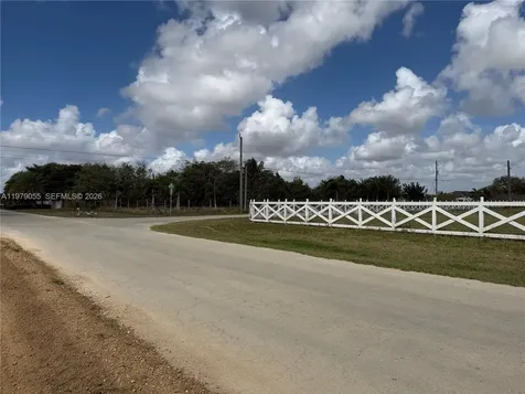 209 Avenue SW 37555 Homestead FL 33034