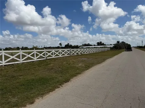 209 Avenue SW 37555 Homestead FL 33034