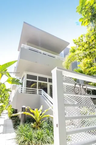 619 Meridian Avenue Miami Beach FL 33139