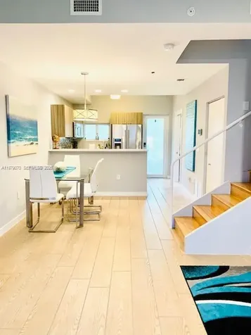 619 Meridian Avenue Miami Beach FL 33139