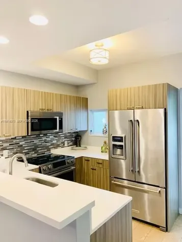 619 Meridian Avenue Miami Beach FL 33139