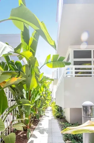619 Meridian Avenue Miami Beach FL 33139