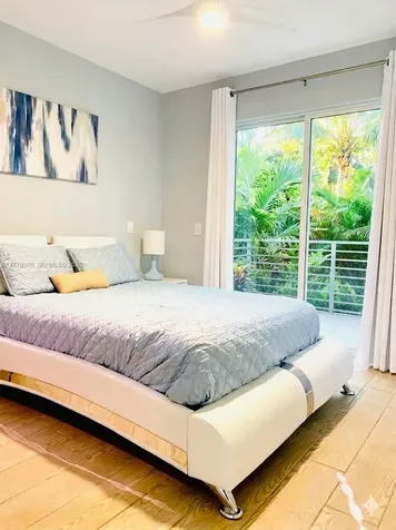 619 Meridian Avenue Miami Beach FL 33139