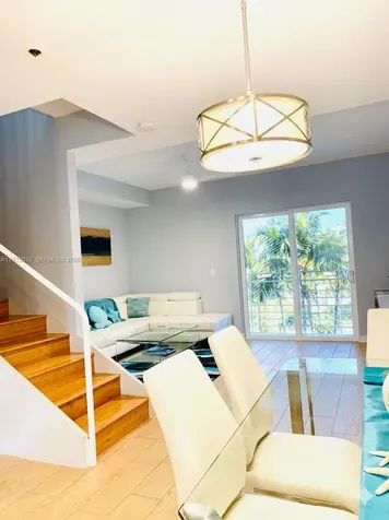 619 Meridian Avenue Miami Beach FL 33139