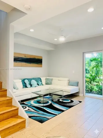 619 Meridian Avenue Miami Beach FL 33139