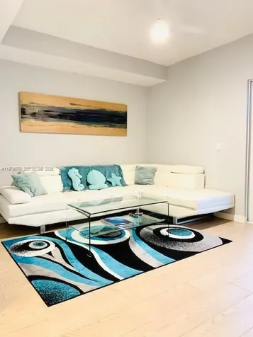 619 Meridian Avenue Miami Beach FL 33139