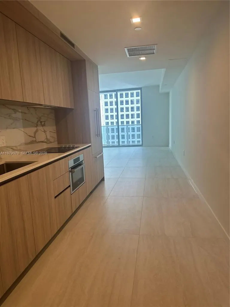 77 SE 5th Miami FL 33131