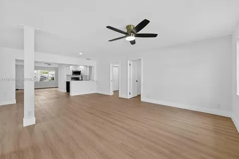 8941 NW 13th Street Plantation FL 33322