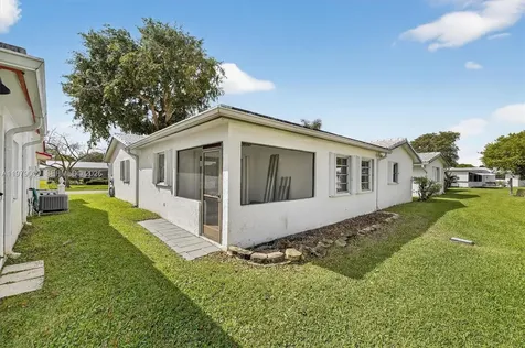 8941 NW 13th Street Plantation FL 33322