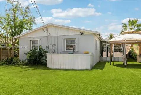 137 5th Street Jupiter FL 33458