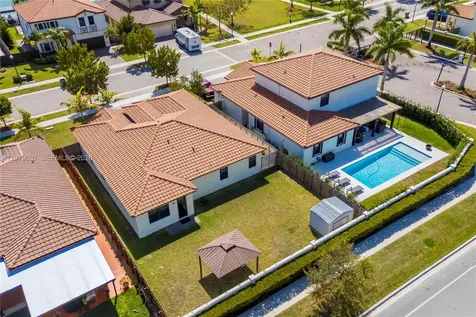 2541 SE 1st Street Homestead FL 33033