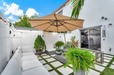 3321 W 105th Place Hialeah FL 33018