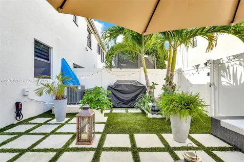 3321 W 105th Place Hialeah FL 33018