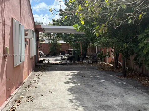 740 NE 4th Place Hialeah FL 33010