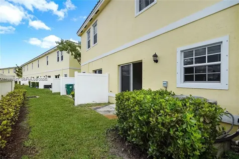1121 NW 41st Lane Lauderhill FL 33313