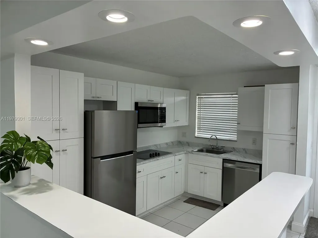 609 S State Road 7 Margate FL 33068