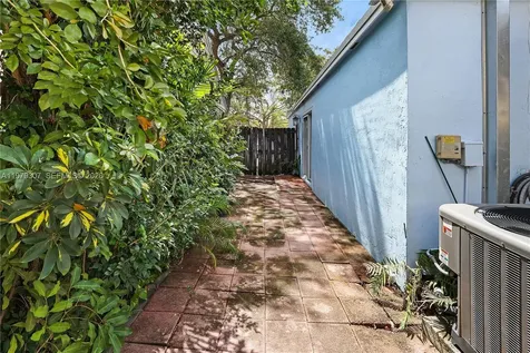 14566 SW 124th Place Miami FL 33186