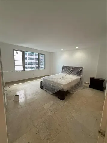 5255 Collins Avenue Miami Beach FL 33140