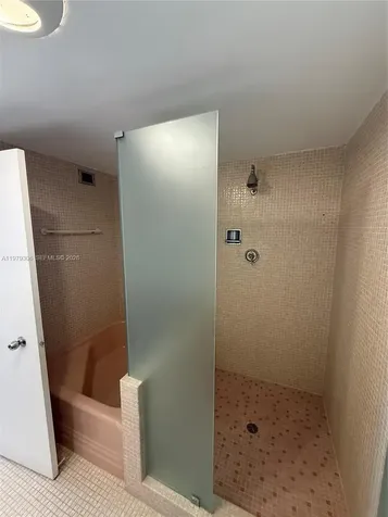 5255 Collins Avenue Miami Beach FL 33140