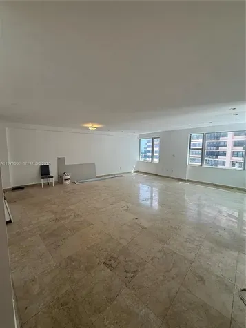 5255 Collins Avenue Miami Beach FL 33140