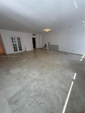 5255 Collins Avenue Miami Beach FL 33140