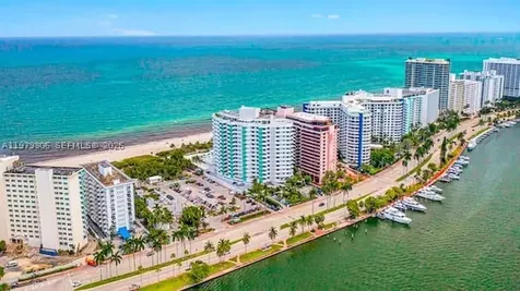 5255 Collins Avenue Miami Beach FL 33140