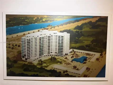 5255 Collins Avenue Miami Beach FL 33140